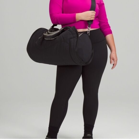 New with tags Lululemon barrel bag 24L with mylo - Picture 5 of 5